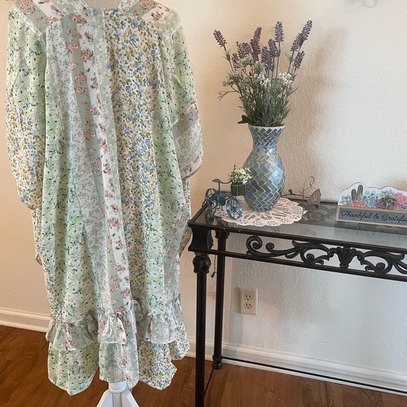 New Boutique Plus & Reg size ruffle kimono - Picture 5 of 5